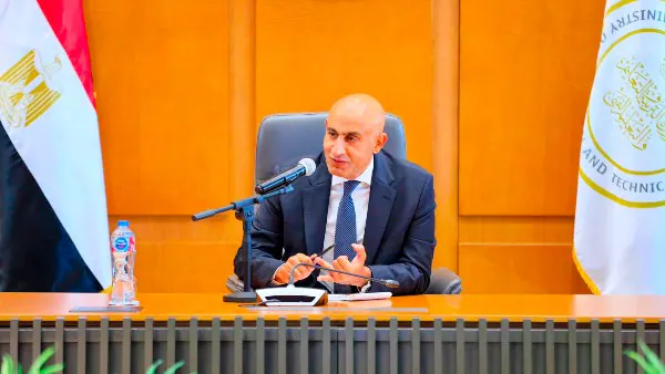 تحدد الفئات المستهدفة بإستلام التابلت في المدارس الثانوية العامة والفنية